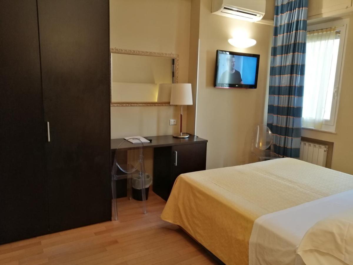 Hotel Corso Alaxi Hotels Алассио Экстерьер фото